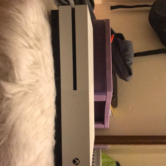 xbox One S - Picture 3 of 4